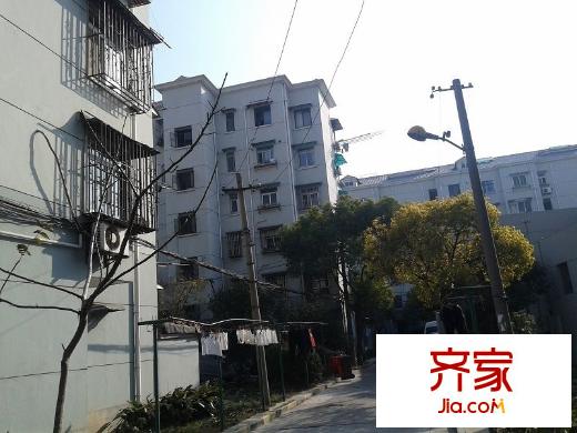 场中路2800弄小区外景图