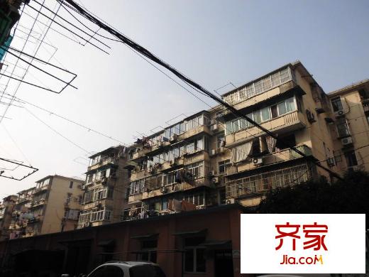 洛川东路400弄小区外景图