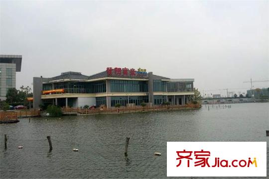 東方鴻平方米別墅小湖