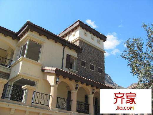 华银・天鹅湖楼体