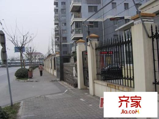 浦發(fā)綠城2080弄小區(qū)外景圖上海 浦發(fā)綠城2080弄 