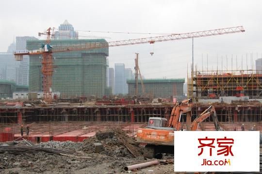 和協(xié)風格首岸工地塔吊（2015.11.12）
