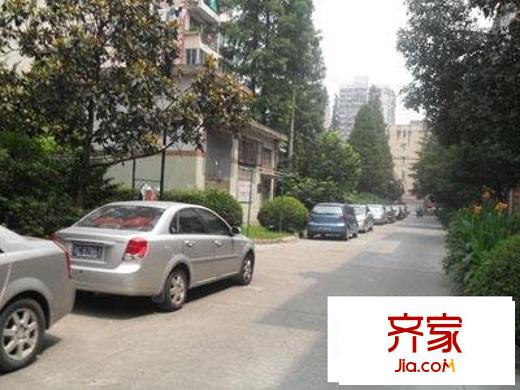 大金更小区外景图
