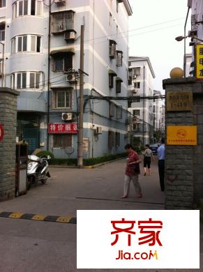芳華路310弄小區(qū)外景圖 