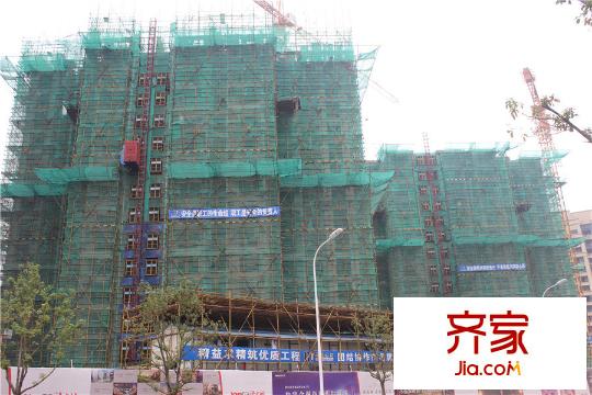 陽光城金融街官邸左為13號樓右為15號樓（2015-11-3）