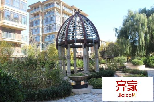 万城华府别墅外景图