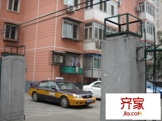 团结湖南里外景图大门图