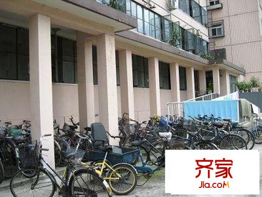 增光路小区外景图存车处