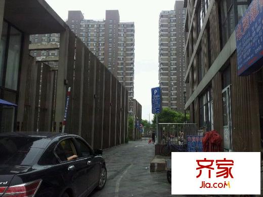 沸城外景图