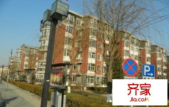 温泉镇老年人医院家属楼外景图
