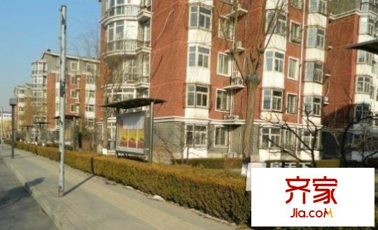温泉镇老年人医院家属楼外景图
