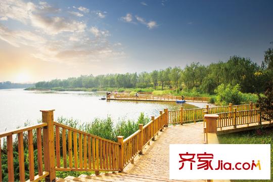 合生摩尔公馆周边配套-南海子公园栈桥