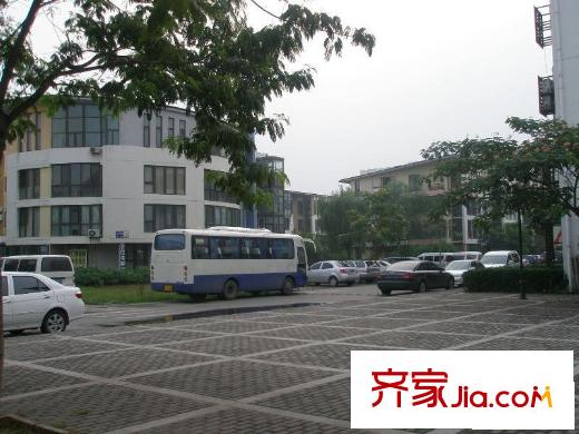 名佳花園三區(qū)配套圖停車場
