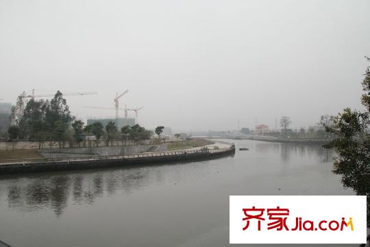中国铁建荔湾国际城围绕项目的花地河