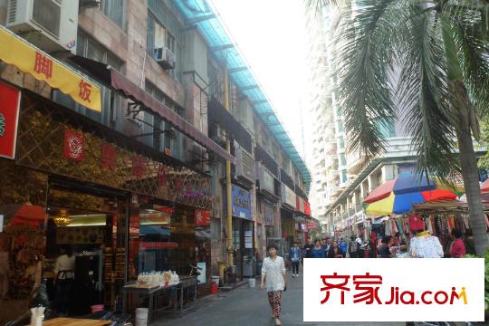 荔港南湾项目20米内的小吃街