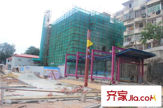 中海花湾壹号距离项目200米的建设中的鹤洞地铁站