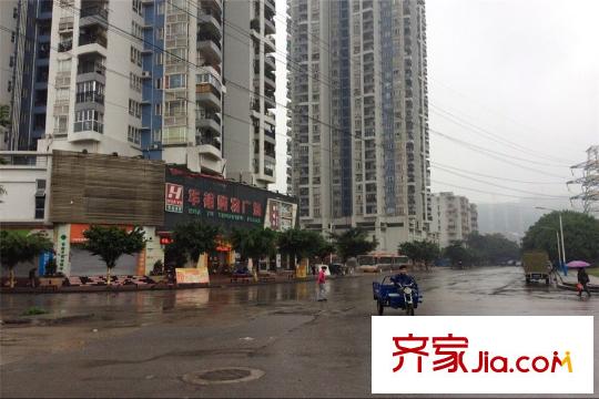 华发荔湾荟附近小区,距离项目约20米
