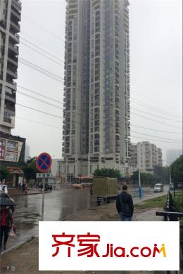 华发荔湾荟附近小区,距离项目约20米