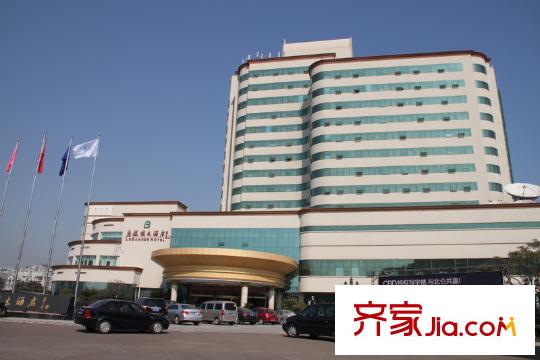 京華茗苑向西南約800米老板娘大酒店