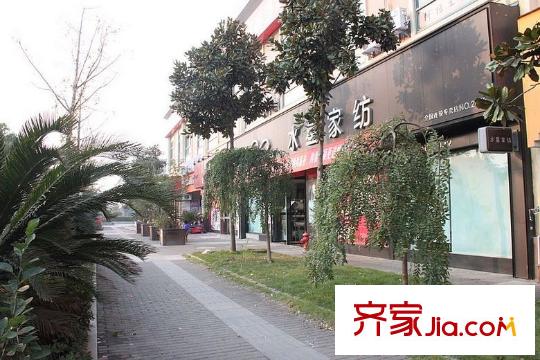 開投置業(yè)公元世家商業(yè)街