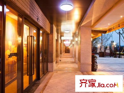 萬(wàn)科云鷺灣周邊商業(yè)街