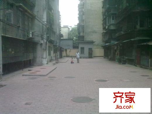 昌岗中路102号大院外景图