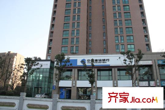 隆興峰景苑配套圖向南面建設(shè)銀行