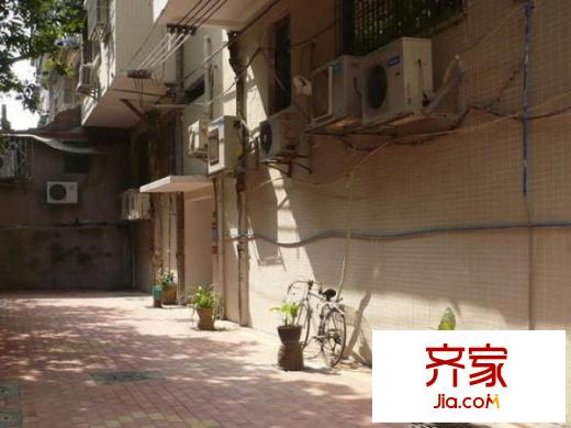 新港西路小区外景图