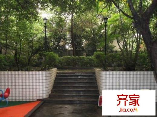 新港西路小区外景图