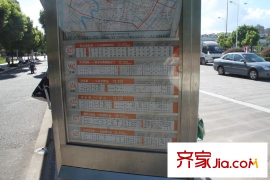 萬科金色水岸配套圖向東約800米公交站
