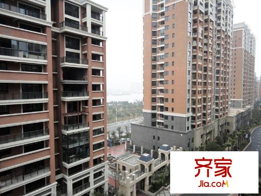 BOBO城外景圖 