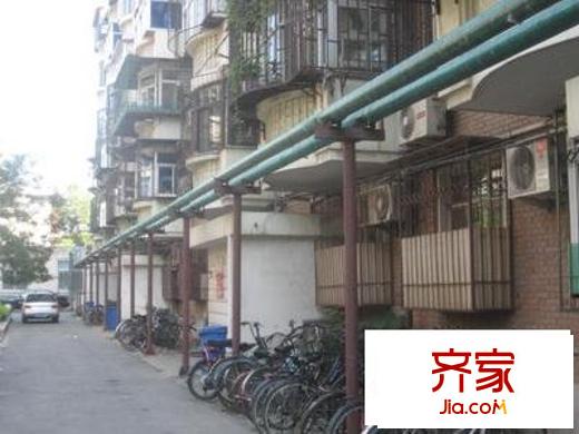 學(xué)湖里外景圖