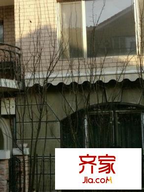 長實(shí)別墅外景圖