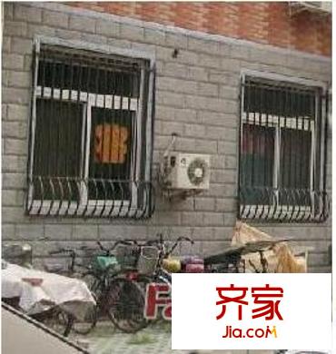 隆鵬公寓