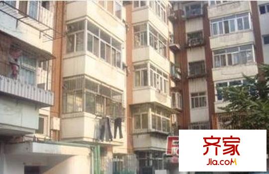 隆鵬公寓外景圖