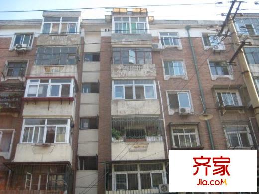 榮遷東里外景圖