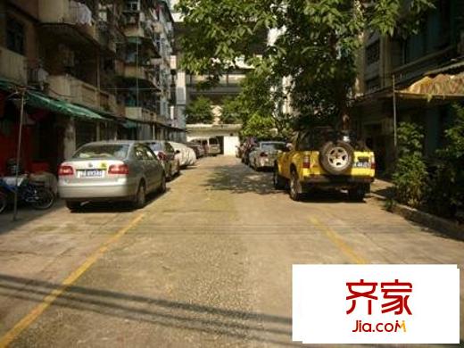 水均大街小区外景图