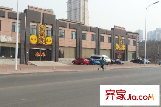 貽成峰景周邊臨近的商業(yè)
