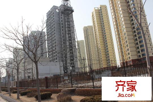 學(xué)仕府花園小區(qū)樓棟實景（2015-03）