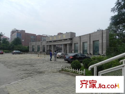 澤天下周邊華辰學(xué)校