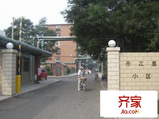 丹江里外景圖