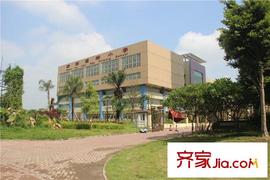 珊瑚天峰小区内珊瑚湾畔小学(2015-9-8)