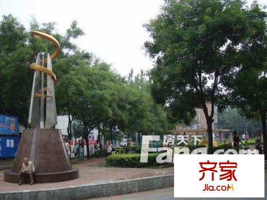 臥龍南里外景圖
