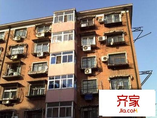 普天里外景圖