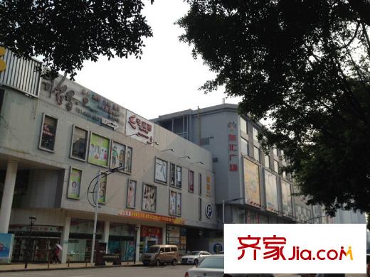 万科派项目100米内商业配套