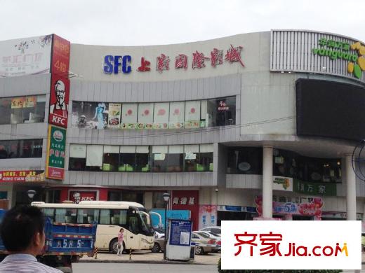 万科派项目对面即是燕汇广场