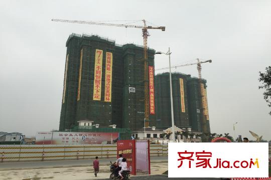 中国铁建国际花园项目马路对面的江山时代
