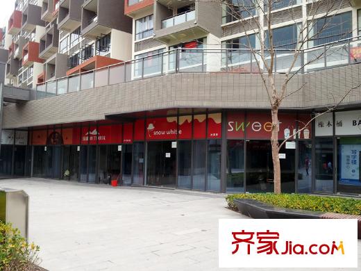 万科东荟城社区内商业配套