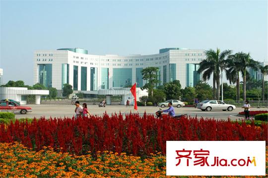 金龙城财富广场距离项目20分车程的番禺区政府