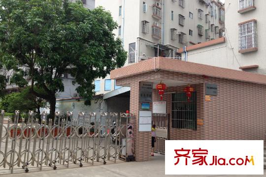 金马东湖壹号距离项目300米内的增江街第二小学
